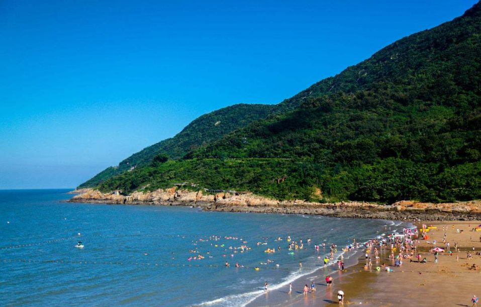 連云港花果山、連島海濱浴場、海底世界、傲來仙境純玩二日游,門票全含;無任何自費景點;398元/人;每周六發團